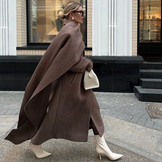 ELEGANCE IN MOTION | MAXI COAT WITH SCARF